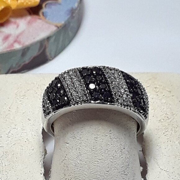 .75ctw Black & White Diamond Diagonal Striped Sterling Silver Band Ring #19913 - Picture 1 of 5